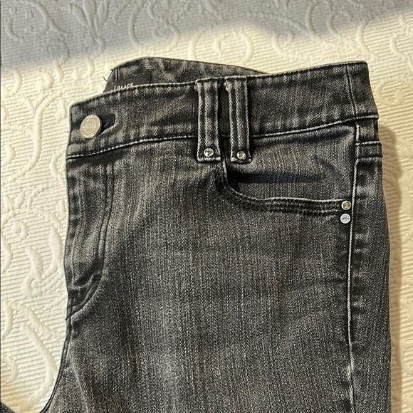 White House Black Market Charcoal Skinny Jeans. - Picture 2 of 13